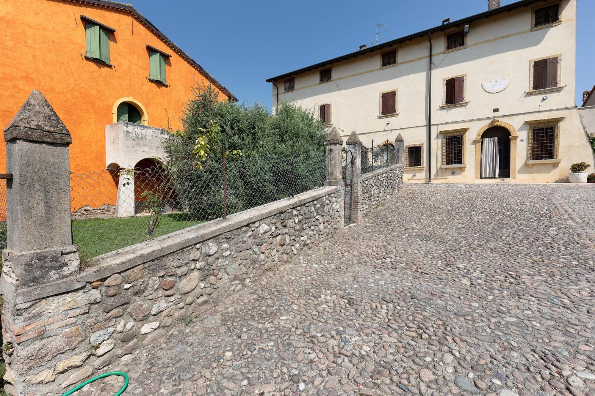 New Agriturismo Corte Olfino Monzambano Exterior foto